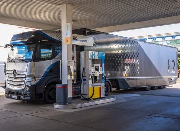 Mercedes-Benz GenH2 Truck